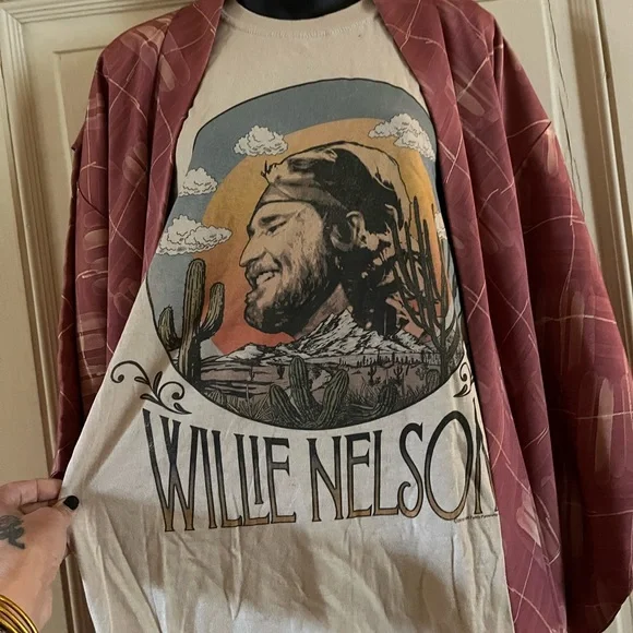 Willie Nelson T shirt - Picture 3 of 4